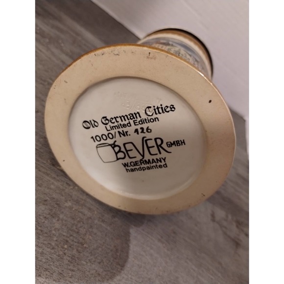 Beyer Old German Cities Stein Der March zu Munchen hand painted Stein Limited Ed - Picture 8 of 8